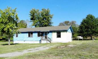 210 W 2nd Street, Mulberry, AR 72947 