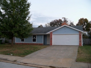 308 E Lilac St, Rogers, AR 72756 