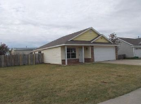 686 Locust St, Springdale, AR 72762 