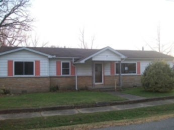 211 W 4th St, Mulberry, AR 72947 