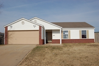 2494 Pine Lake Ave, Springdale, AR 72764 