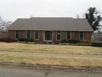 1012 Broadmoor St, Blytheville, AR 72315 