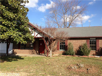 1101 W Callahan Dr, Rogers, AR 72758 