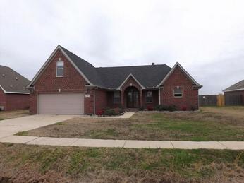 844 Bayou Vista Dr, Marion, AR 72364 