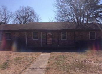 521 E 8th St, Lonoke, AR 72086 