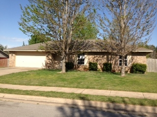 1316 N Pine Creek Dr, Fayeteville, AR 72704 