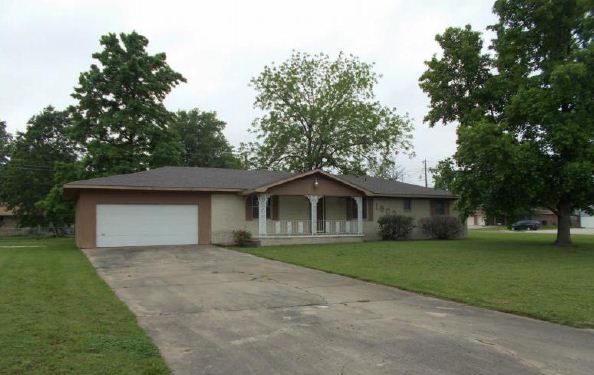 1902 S 15th Street, Rogers, AR 72758 