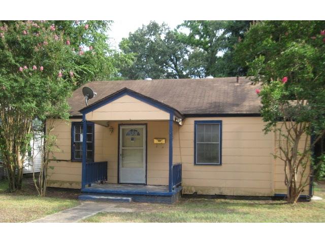 919 Franklin St, Camden, AR 71701 