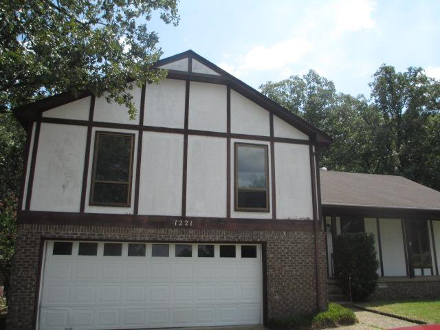 1221 Green Mountain Dr, Little Rock, AR 72211 