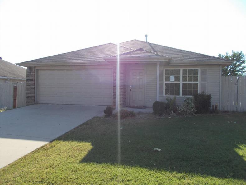 2910 Riverside St, Springdale, AR 72764 