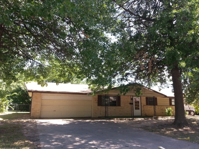 709 Hinshaw Dr, Springdale, AR 72762 