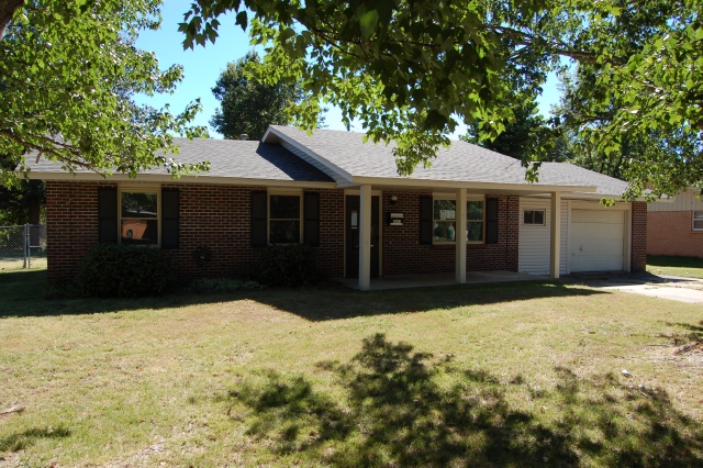 1803 Dee Ave, Springdale, AR 72762 