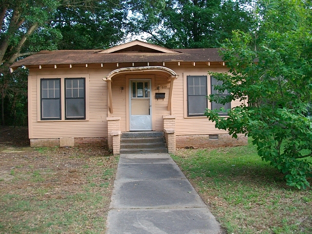 Lyons, Camden, AR 71701 