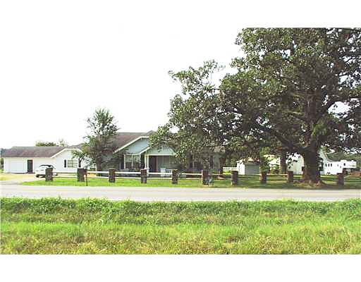 Lowell Rd, Cave Springs, AR 72718 