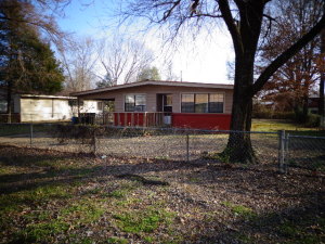 912 E. F St., Russellville, AR 72801 