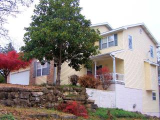 5 Deer Run Ln, Holiday Island, AR 72631 