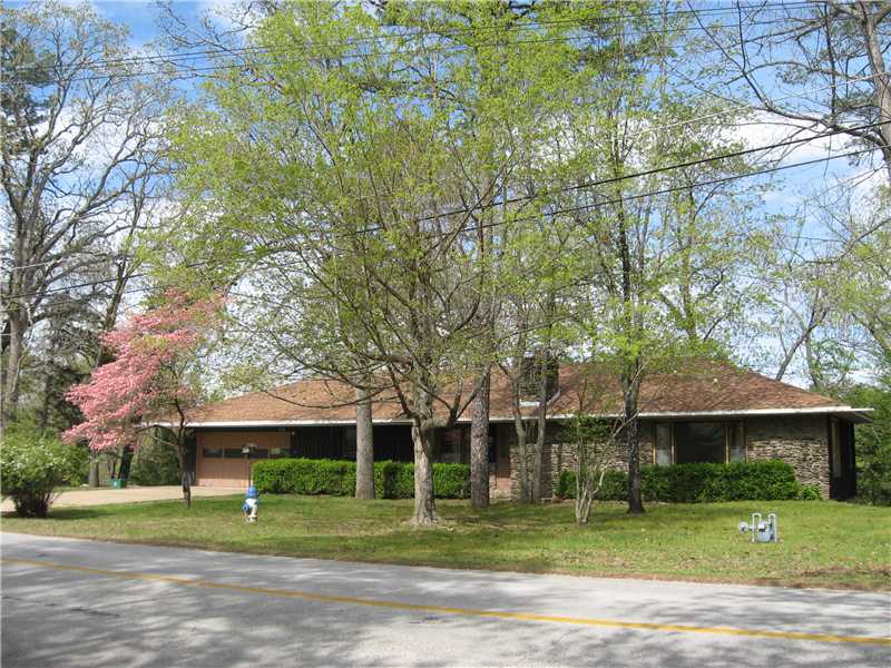 17 E. Mountain Dr., Eureka Springs, AR 72631 