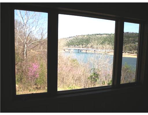 13 White Oak Dr, Holiday Island, AR 72631 