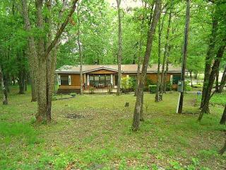 65 Venus Ave., Holiday Island, AR 72631 