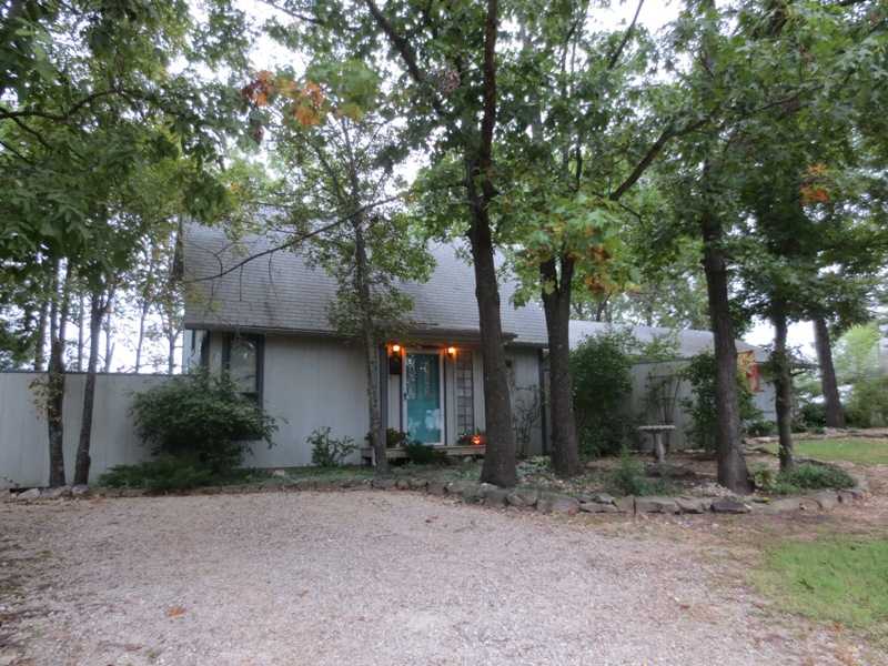 1058 CR 220, Eureka Springs, AR 72632 