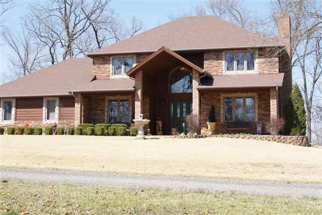 448 Forest Hills Drive Dr, Mountain Home, AR 72653 