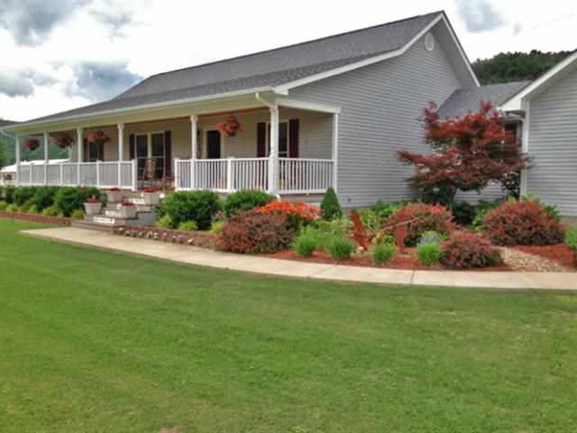 929 Riverview Drive Dr, Norfork, AR 72658 
