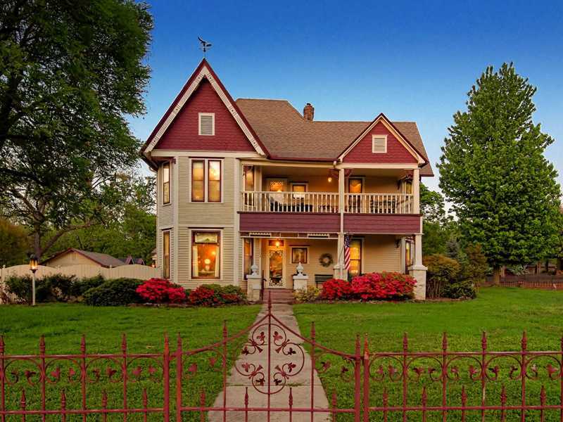 504 N WILLOW AVE, Fayetteville, AR 72701 