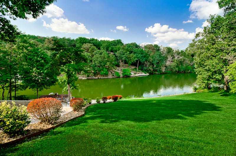 33 NEFFWOOD LN, Bella Vista, AR 72715 