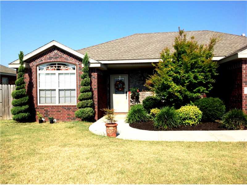 677 OLIVIA LN, Centerton, AR 72719 