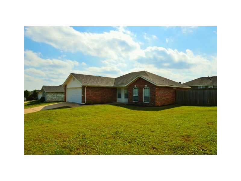 1081 BLISS St, Centerton, AR 72719 