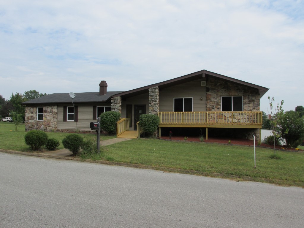 411 Edgewood, Harrison, AR 72601 