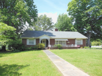12 Westwood Dr, Harrison, AR 72601 