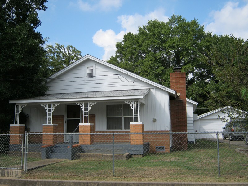 1109 Jackson St., Clarksville, AR 72830 