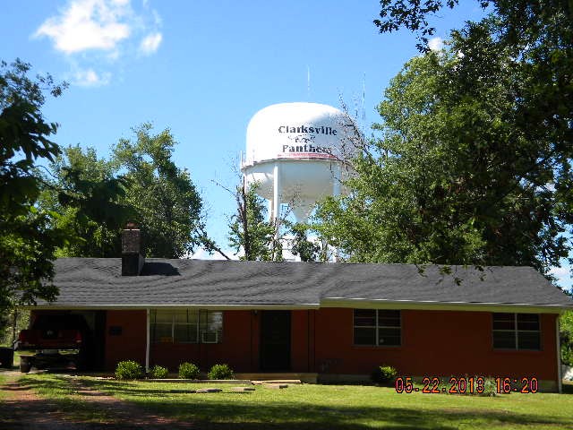 1614 W. Oakland, Clarksville, AR 72830 