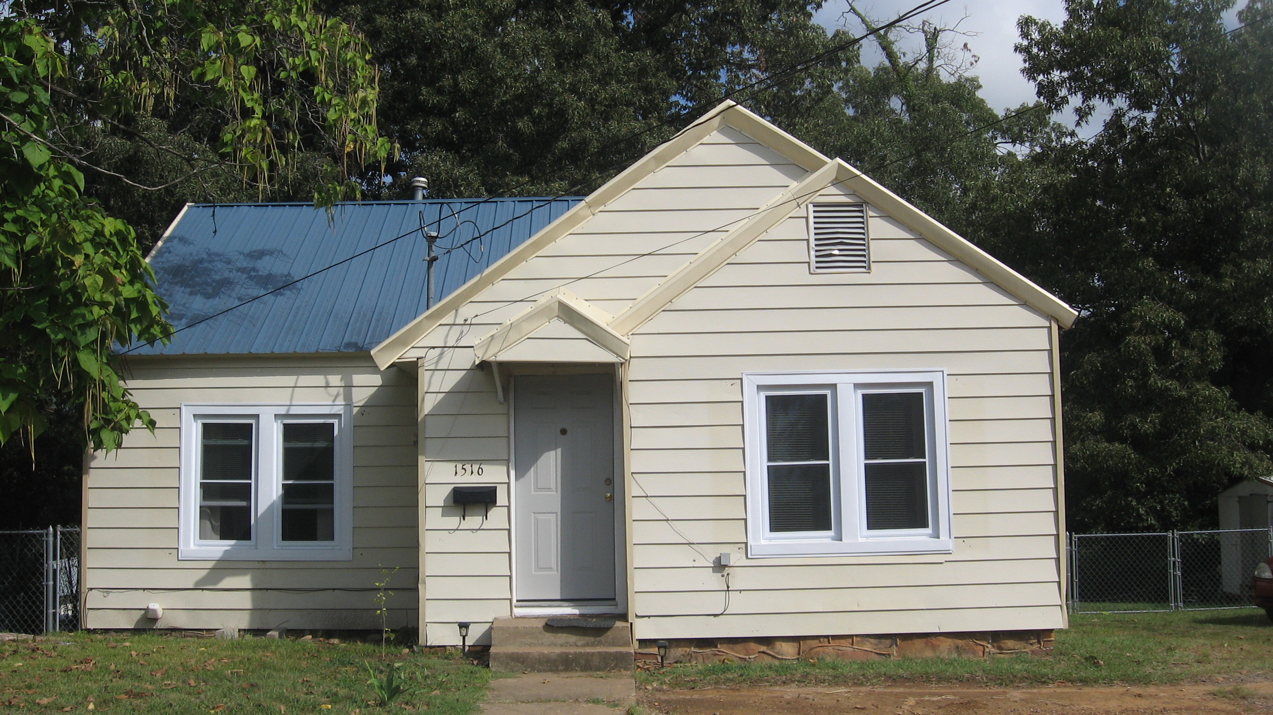 1516 W. Cherry St., Clarksville, AR 72830 