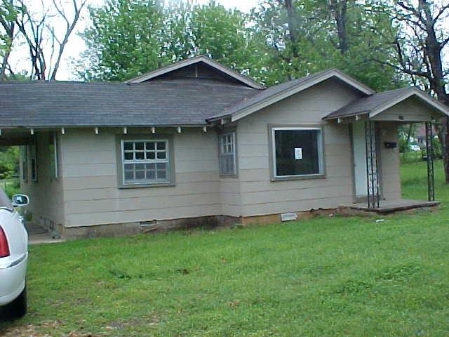 304 S. Montgomery St., Clarksville, AR 72830 