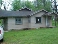 304 S. Montgomery St., Clarksville, AR 72830 