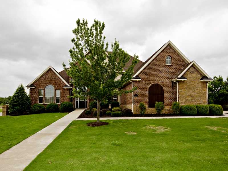 6601 SILVERTHORNE LN, Rogers, AR 72758 