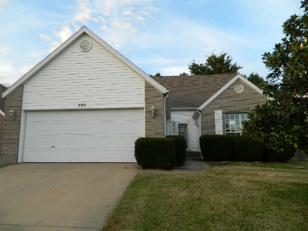 562 Clearwood Ave, Springdale, AR 72764 