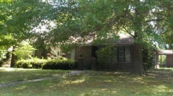 2202 Richmond Dr, Pine Bluff, AR 71603 
