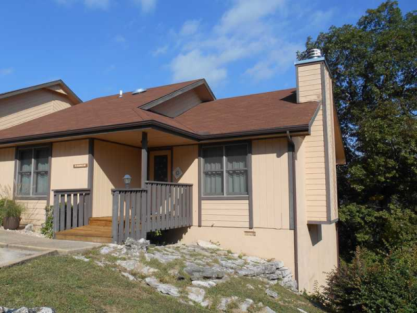 76 Beaver Dr, Holiday Island, AR 72631 