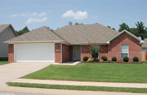 1741 White Oak Ln, Benton, AR 72019 