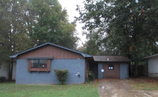 10 Glendale Dr, Little Rock, AR 72209 