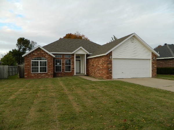 2720 Granny Smith Ave, Springdale, AR 72764 