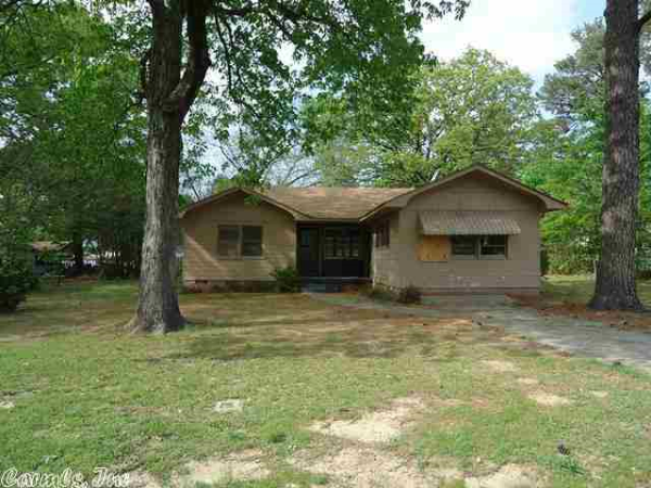 809 E Joslyn, Gurdon, AR 71743 