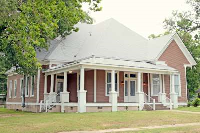 170 N Walker, Ashdown, AR 71822 
