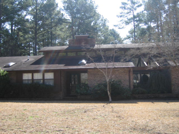 1765 Holly Hill, Camden, AR 71701 