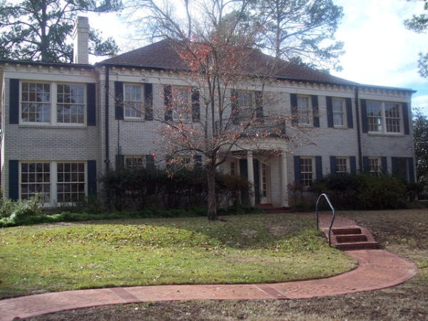 743 Graham, Camden, AR 71701 