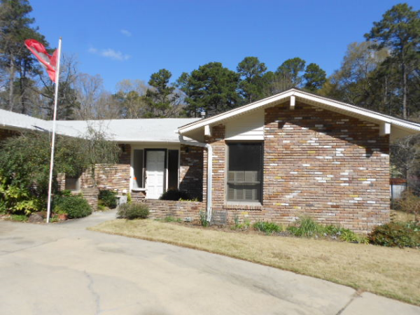 1750 Woodcliff, Camden, AR 71701 