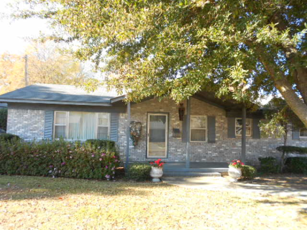 2832 Evergreen, Camden, AR 71701 